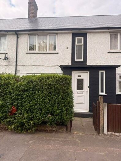 2 Bedroom Flat To Rent In Vicarage Road, Dagenham, RM10