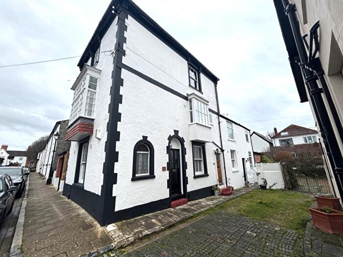 2 Bedroom Ground Maisonette For Sale In Sussex Road, Southsea, Portsmouth, PO5