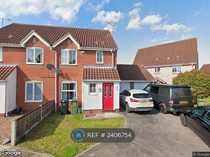 3 Bedroom Semi-Detached House To Rent In Orkney Gardens, Wickford, SS12