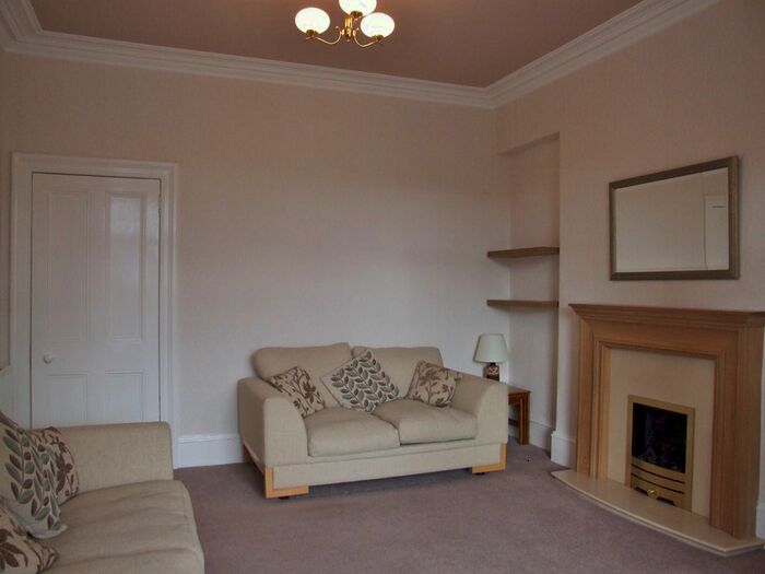 3 Bedroom Flat To Rent In Elmfield Terrace, Kittybrewster, Aberdeen, AB24