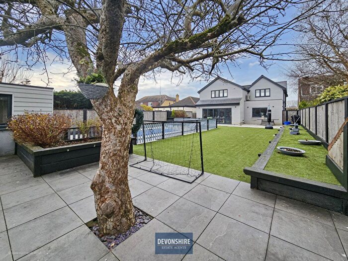 4 Bedroom Detached House For Sale In Mill Lane, Brentwood, CM15