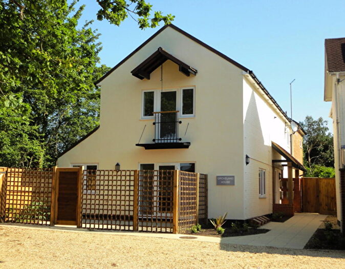 2 Bedroom Flat To Rent In Church Road, Windlesham, GU20