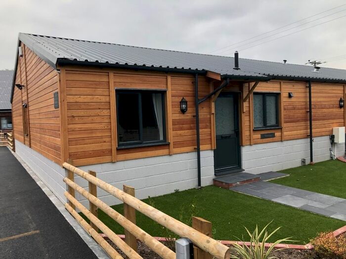 3 Bedroom Semi-Detached House To Rent In Watchfield, Highbridge, TA9