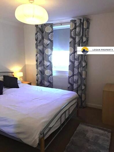 3 Bedroom Flat To Rent In Tower Place, Edinburgh, EH6