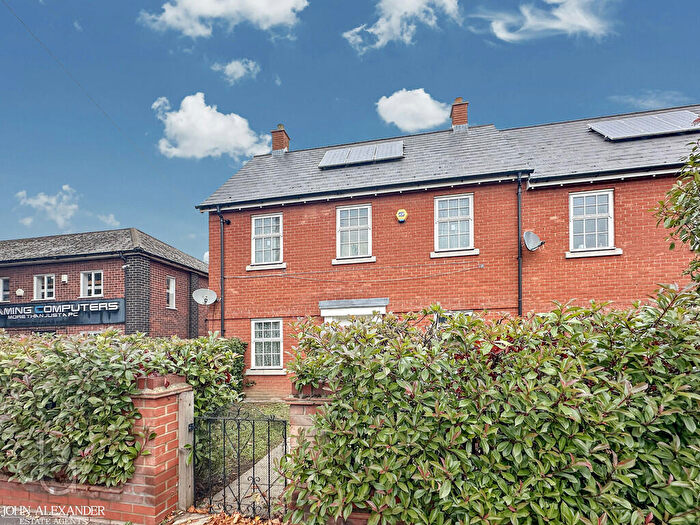 3 Bedroom Semi Detached House For Sale In Hythe Hill, Colchester, CO1