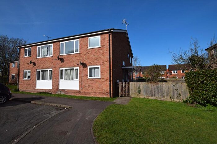 2 Bedroom Flat To Rent In Parliament Road, Thame, OX9