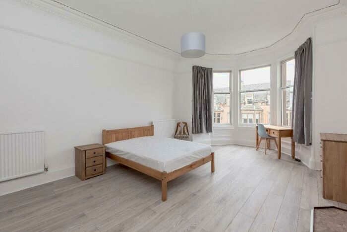 4 Bedroom Flat To Rent In Strathearn Road, Grange, Edinburgh, EH9