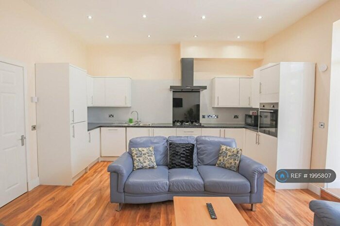 4 Bedroom Flat To Rent In East Suffolk Road, Edinburgh, EH16