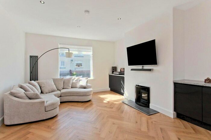 4 Bedroom Apartment For Sale In Powdermill Brae, Gorebridge, Midlothian, EH23