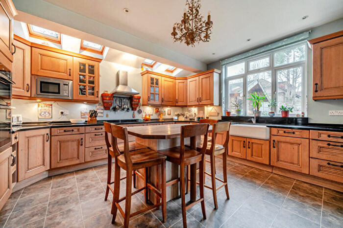 4 Bedroom Detached House For Sale In Hill Crescent, Totteridge, N20