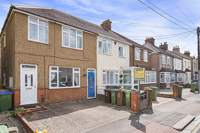 2 Bedroom Ground Maisonette For Sale In Birkbeck Road, Sidcup, DA14