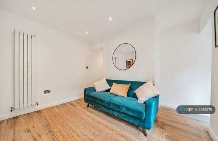 1 Bedroom Flat To Rent In Herne Hill, London, SE24