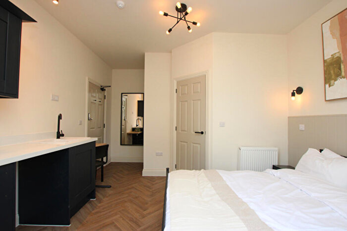 Studio To Rent In Rockingham Road, Kettering, North Northamptonshire, NN16