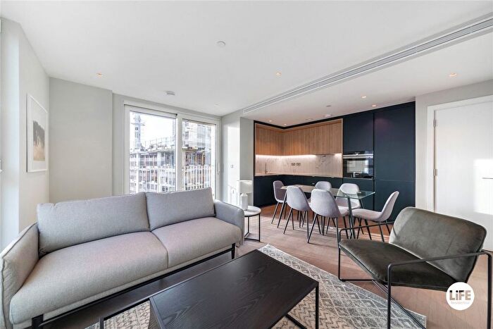 2 Bedroom Flat To Rent In Phoenix Court, London, SE11