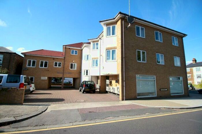 2 Bedroom Apartment To Rent In Stag Court, Leslie Road, East Finchley, N2