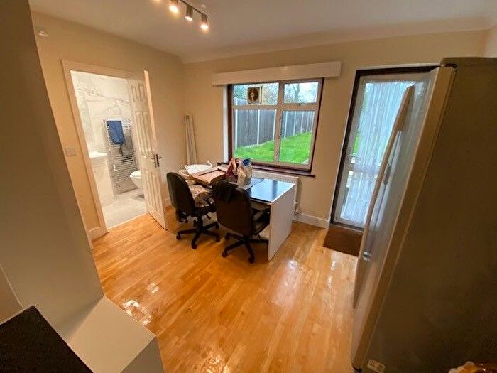 4 Bedroom Terraced House To Rent In Rosebank Avenue, Wembley, HA0