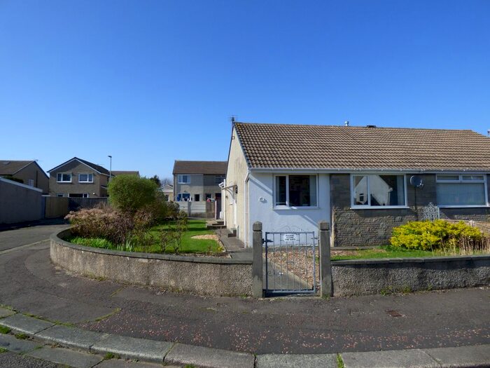 2 Bedroom Bungalow To Rent In Hawkshead Drive, Morecambe, LA4