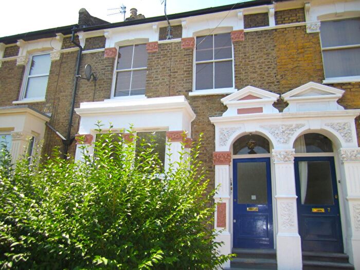 2 Bedroom Flat To Rent In Flat A, Venetia Road, Hornsey, Haringey, London, N4