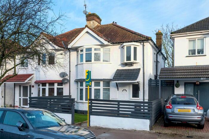 3 Bedroom Semi Detached House For Sale In Burnley Road, Dollis Hill, London, NW10