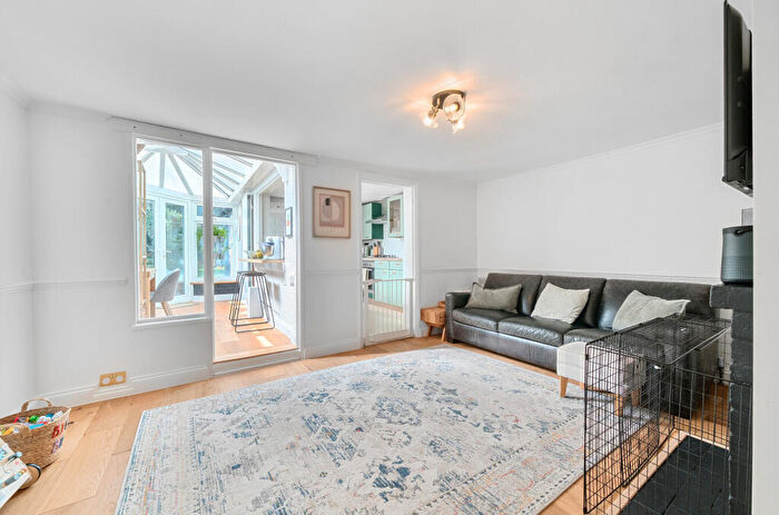 3 Bedroom End Of Terrace House For Sale In Croydon Road, Keston, Kent, BR2