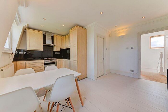 1 Bedroom Flat To Rent In Tollington Way, Holloway, N7