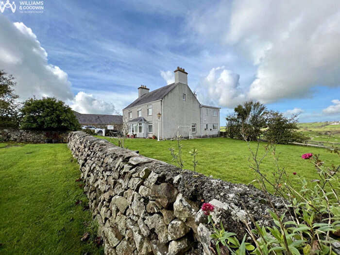 5 Bedroom Detached House For Sale In Lon Cefn, Llannerch-y-medd, Anglesey, LL71