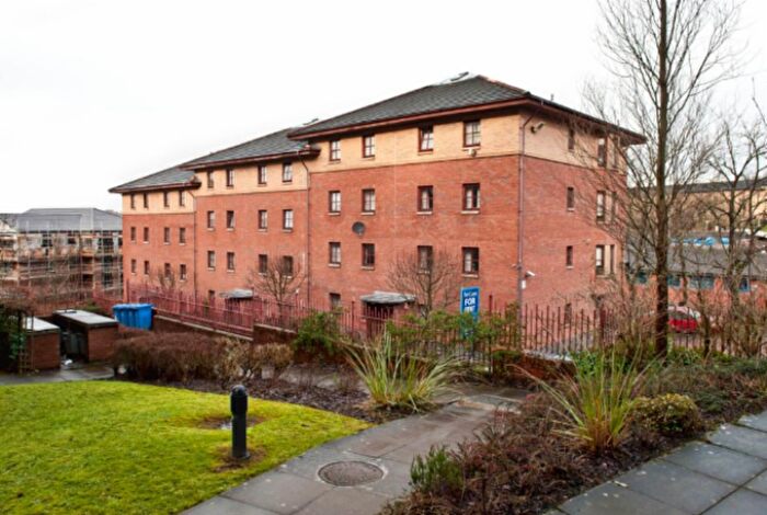 2 Bedroom Flat To Rent In , Kelvinside Drive, G20