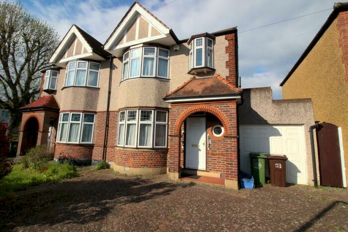 3 Bedroom Semi-Detached House To Rent In Grandison Road, Worcester Park, Surrey, KT4