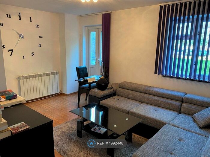 2 Bedroom Flat To Rent In Bastable Avenue, Barking, IG11