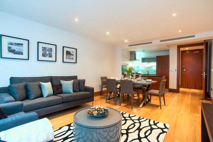 3 Bedroom Flat To Rent In Parkview Residence, Baker Street, Marylebone, London, NW1