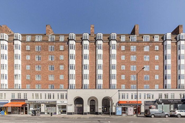 3 Bedroom Flat For Sale In Hammersmith Road, Hammersmith, W6