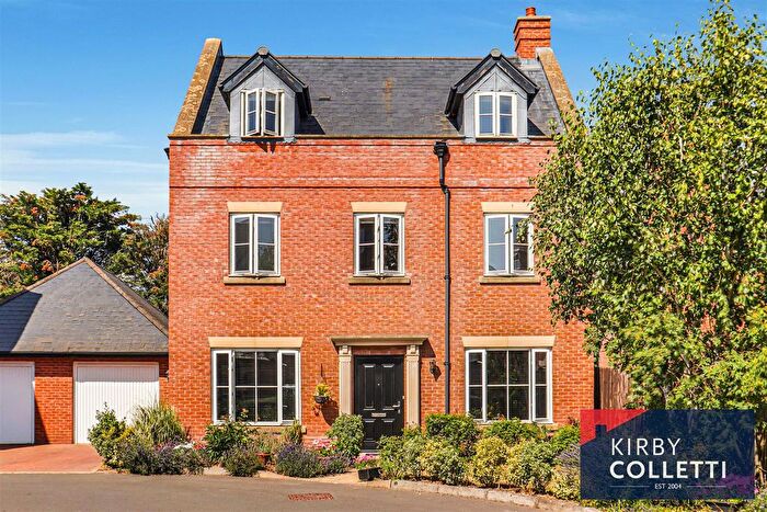 5 Bedroom Detached House For Sale In Eaton Gardens, Broxbourne, EN10