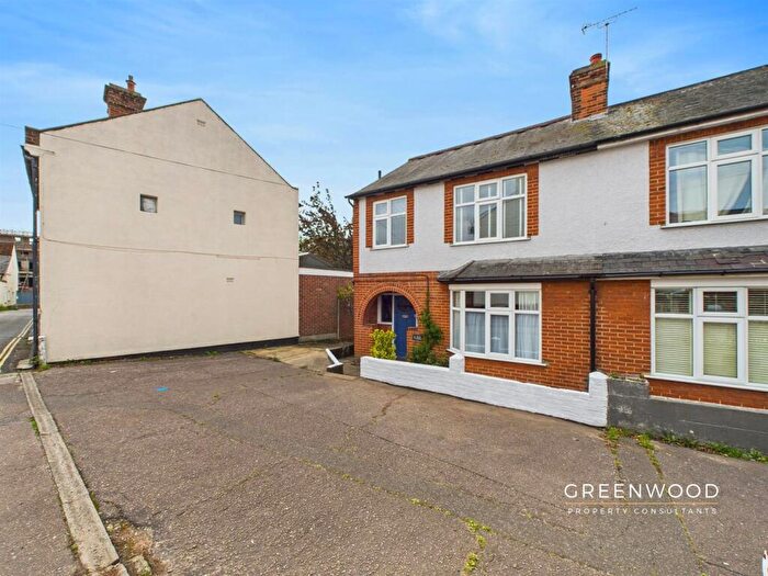 4 Bedroom Semi-Detached House For Sale In Manor Road, Colchester, CO3
