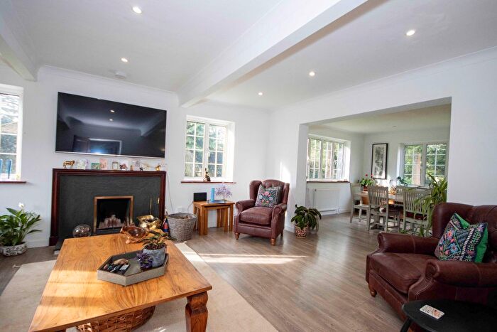 4 Bedroom Detached House For Sale In Cherry Tree Lane, Heronsgate, Chorleywood, WD3