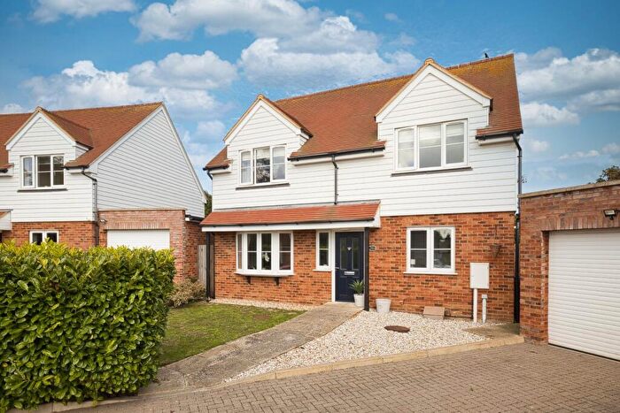 4 Bedroom Detached House For Sale In Rosemary Gardens, Broadstairs, CT10