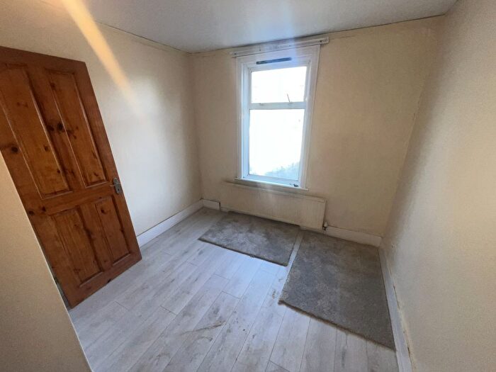 5 Bedroom Terraced House To Rent In Vale Road, London, E7