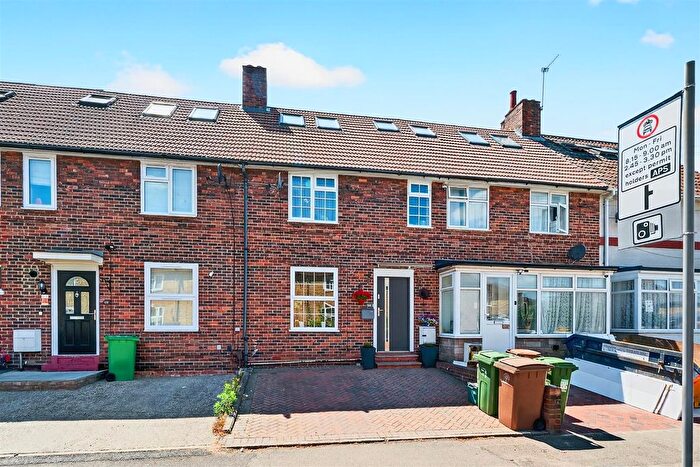 4 Bedroom Terraced House To Rent In Glastonbury Road, Morden, SM4