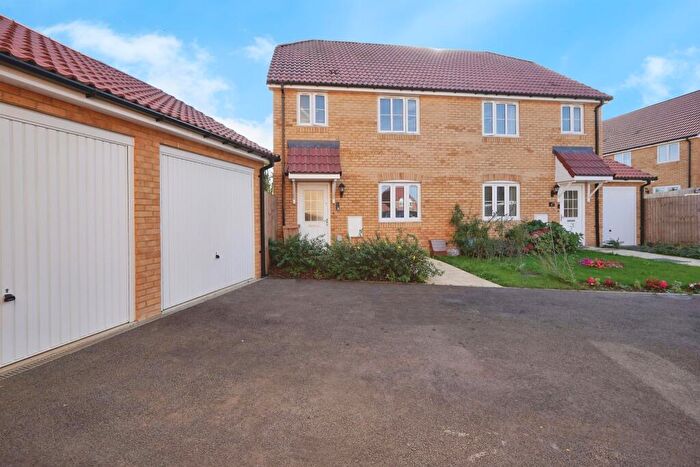 3 Bedroom Semi-Detached House For Sale In Daniels Place, Hawkinge, Folkestone, CT18