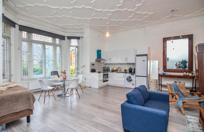 Studio To Rent In Eton Avenue, Swiss Cottage, NW3