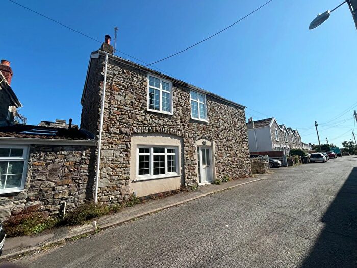 3 Bedroom End Of Terrace House To Rent In Elborough Avenue, Yatton, BS49