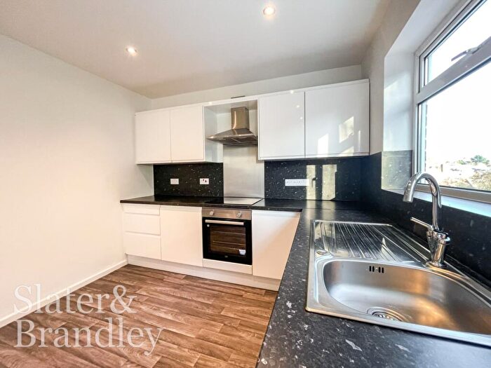 3 Bedroom Terraced House To Rent In Hickling Road, Nottingham, NG3