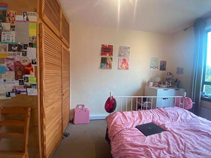 2 Bedroom Flat To Rent In Bed Flat/St. John Street, London, EC1R
