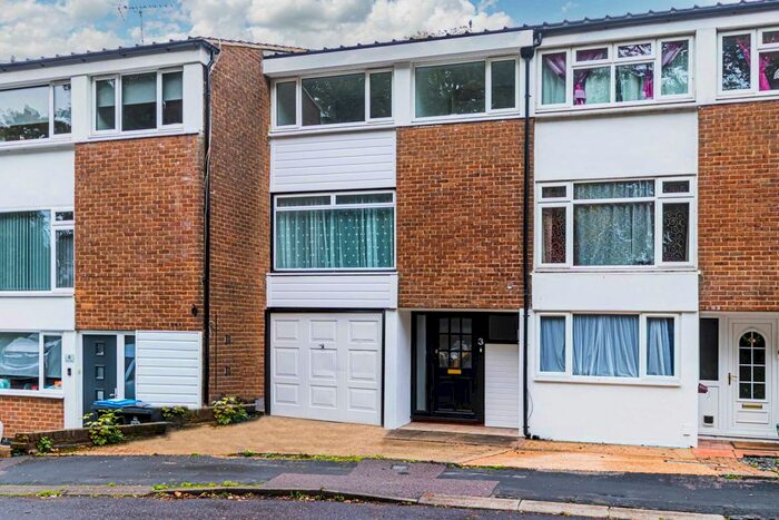 3 Bedroom Town House To Rent In Mariner Way, Hemel Hempstead, HP2