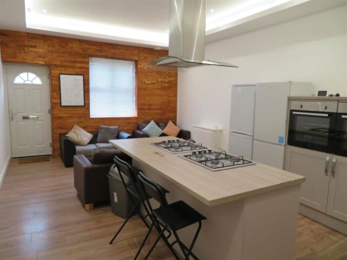 6 Bedroom House To Rent In Fawcett Road, Southsea, PO4