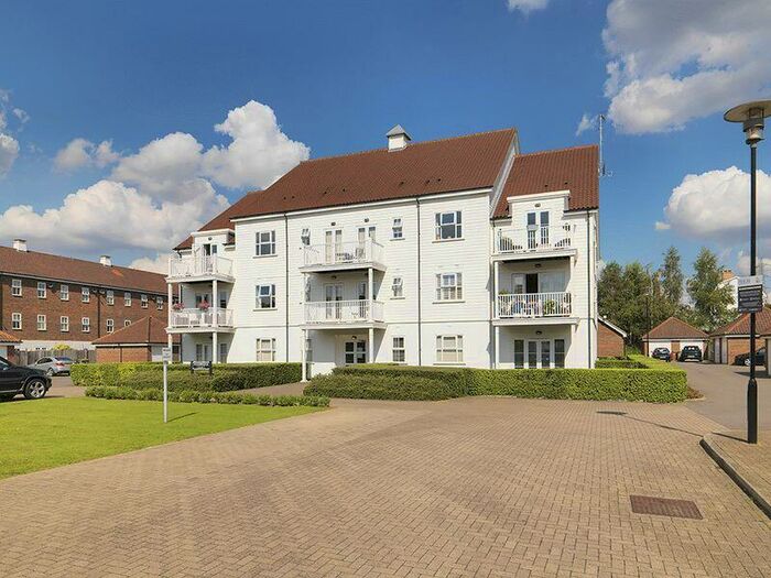 2 Bedroom Apartment To Rent In Beaumont Drive, Worcester Park, KT4