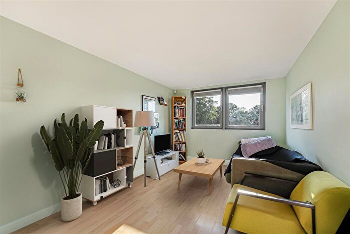 1 Bedroom Flat To Rent In Stanton House, Rotherhithe, SE16