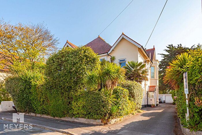 1 Bedroom Flat For Sale In Watkin Road, Bournemouth, BH5