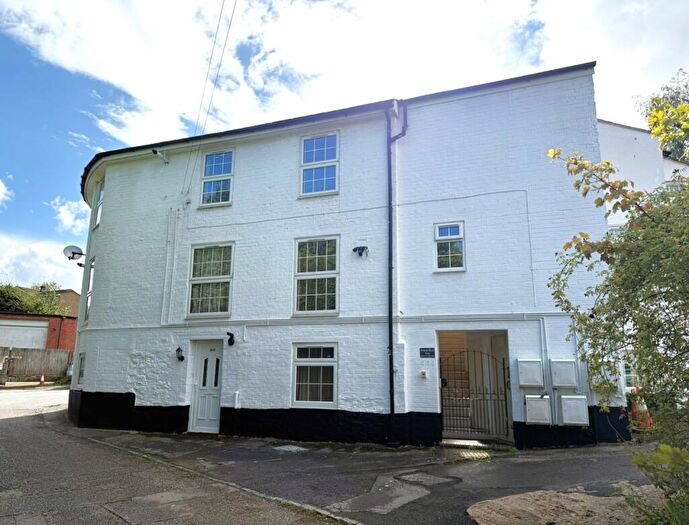 1 Bedroom Apartment To Rent In Gawcott Road, Buckingham, MK18