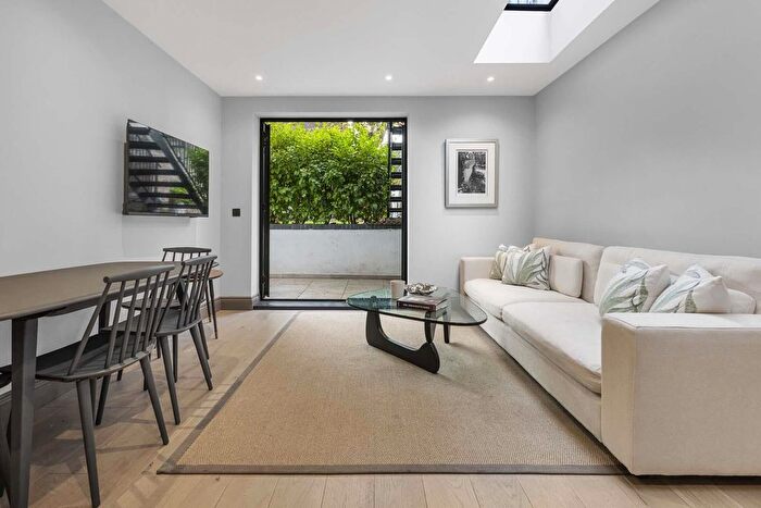 2 Bedroom Flat To Rent In St. Ann's Villas, London, W11