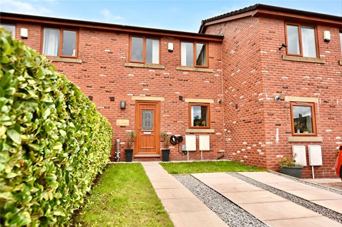 3 Bedroom Town House For Sale In James William Street, Littleborough, Greater Manchester, OL15